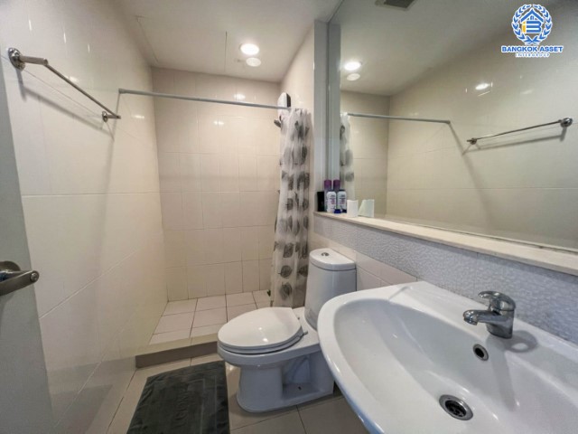 ทาวน์เฮ้าส์มือสอง ม.บ้านกลางเมือง นวมินทร์42 แบรนด์ AP เนื้อที่ 18.1 ตร.ว. มาพร้อมฟังก์ชัน 3 ห้องนอน 3 ห้องน้ำ 2 ที่จอดรถ แถมฟรี !!! เครื่องปรับอากาศ 4 เครื่อง และเครื่องทำน้ำอุ่น 2 เครื่อง สภาพแวดล้อมเยี่ยม ทำเลดีเชื่อมต่อ ถ.รามอินทรา, ถ.เกษตร-นวมินทร์ ใกล้รถไฟฟ้าสายสีชมพู "สถานีนพรัตน์" และทางด่วน ฉลองรัช…